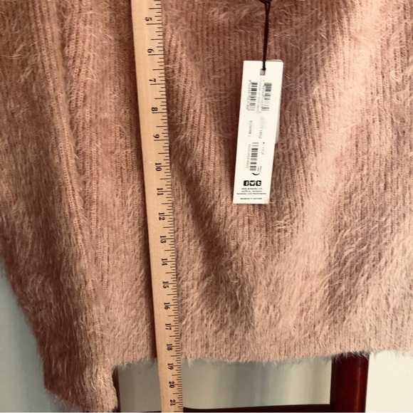 Mink Pink sweater Sz Large - Picture 11 of 13